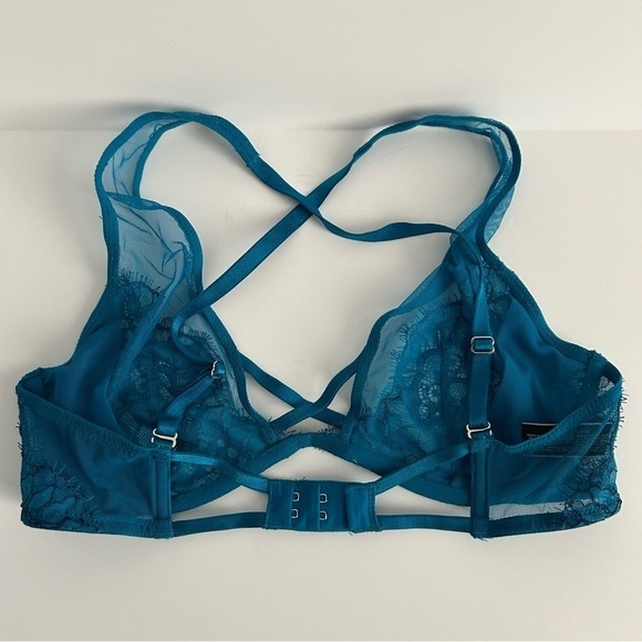 Victoria’s Secret Very Sexy Unlined Plunge Lace Bra | Size 34C - Picture 2 of 5